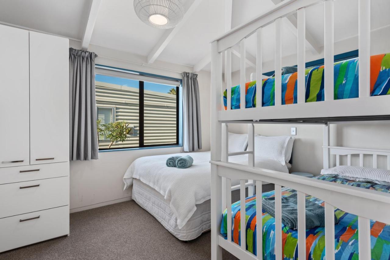 The Blue Beach House Mount Maunganui Exteriör bild